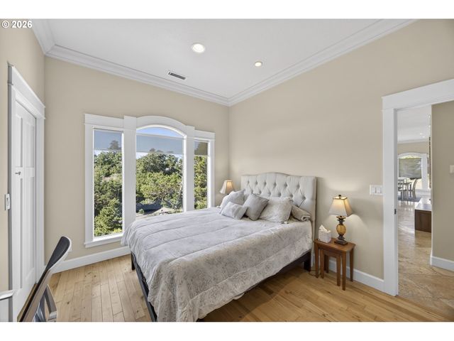 84 SAILORS RAVINE Ct, Florence, OR 97439