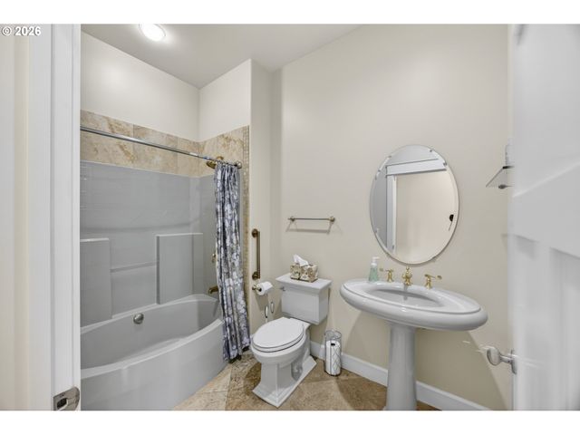 84 SAILORS RAVINE Ct, Florence, OR 97439