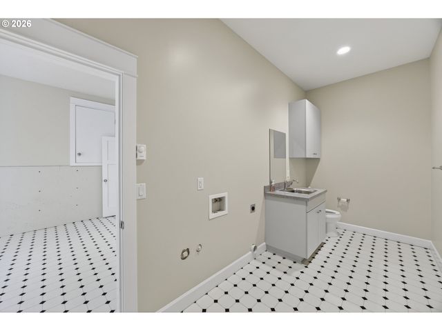 84 SAILORS RAVINE Ct, Florence, OR 97439