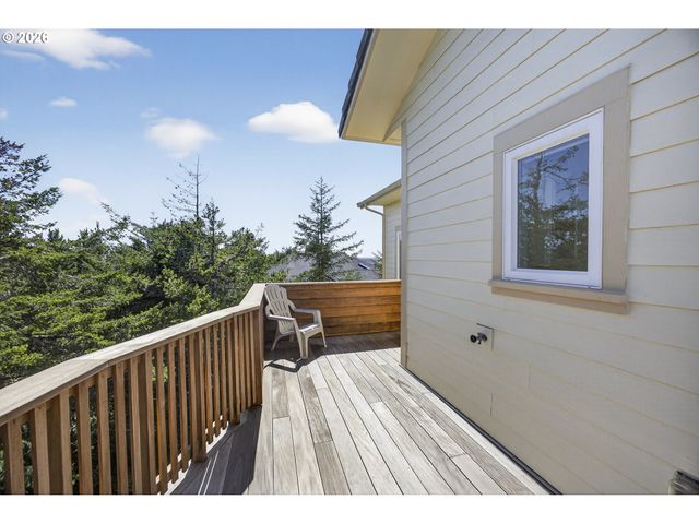 84 SAILORS RAVINE Ct, Florence, OR 97439