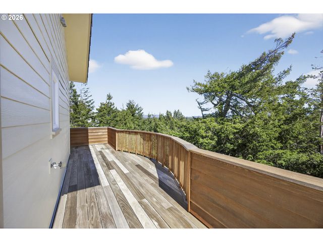 84 SAILORS RAVINE Ct, Florence, OR 97439
