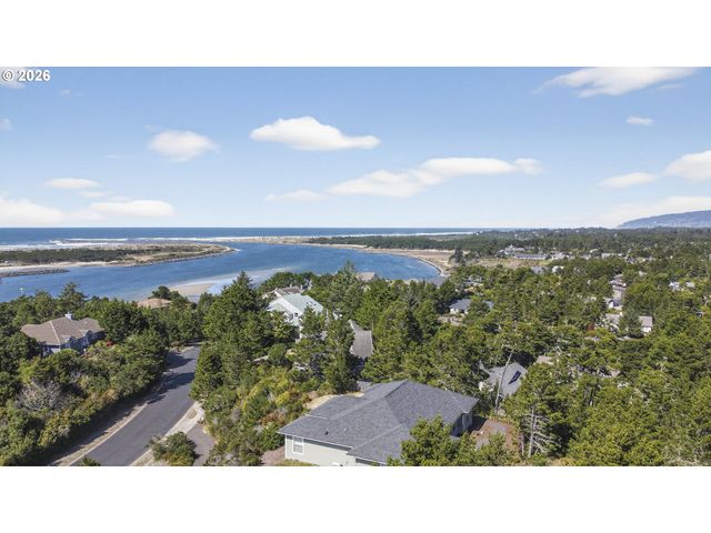 84 SAILORS RAVINE Ct, Florence, OR 97439