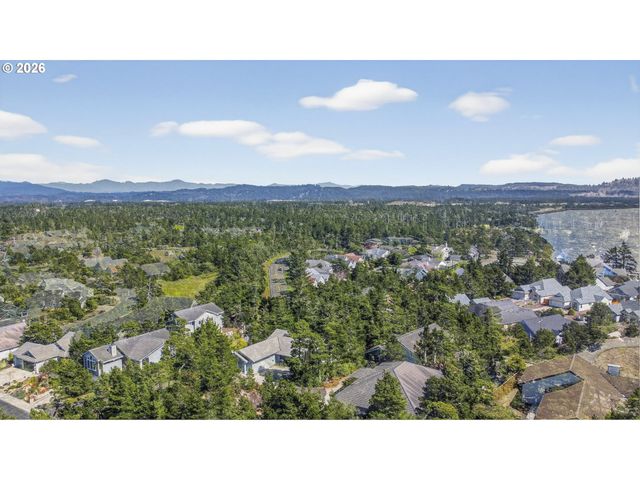 84 SAILORS RAVINE Ct, Florence, OR 97439