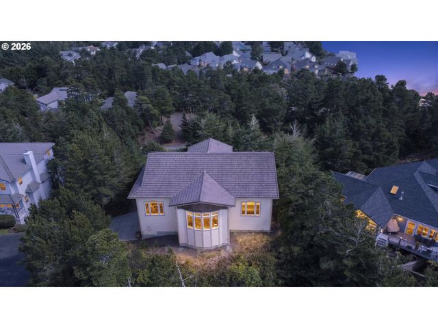 84 SAILORS RAVINE Ct, Florence, OR 97439