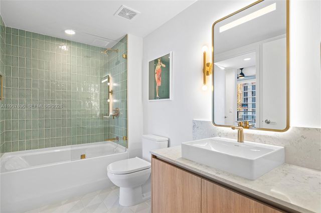 159 NE 6th St 2707, Miami, FL 33132