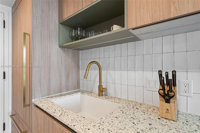 159 NE 6th St 2707, Miami, FL 33132