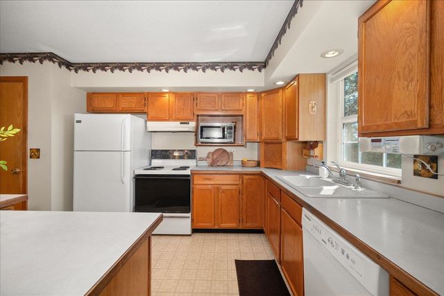 5909 S Mack Rd, Spokane, WA 99224