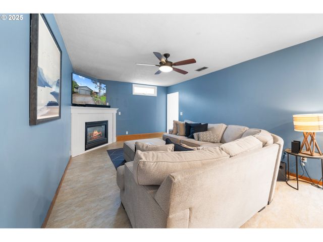 12916 Sw 61ST Ave, Portland, OR 97219