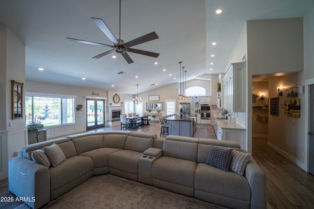 6340 W DONALD Drive, Glendale, AZ 85310