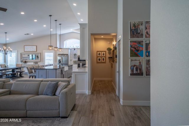 6340 W DONALD Drive, Glendale, AZ 85310