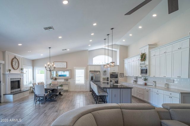 6340 W DONALD Drive, Glendale, AZ 85310