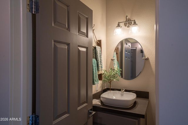 6340 W DONALD Drive, Glendale, AZ 85310