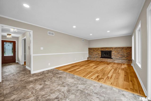 7234 N CRABAPPLE Court, Peoria, IL 61614