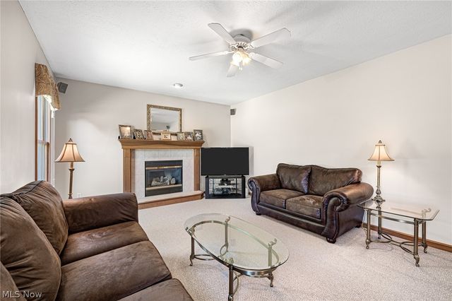 6656 Willow Lake Drive, North Royalton, OH 44133