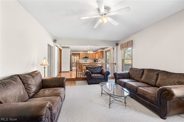 6656 Willow Lake Drive, North Royalton, OH 44133