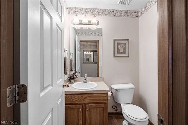 6656 Willow Lake Drive, North Royalton, OH 44133