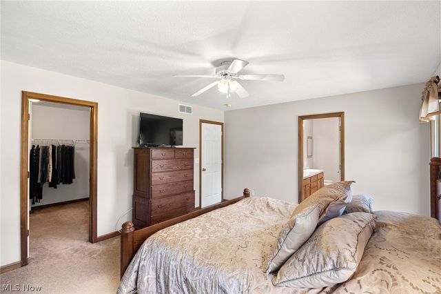 6656 Willow Lake Drive, North Royalton, OH 44133