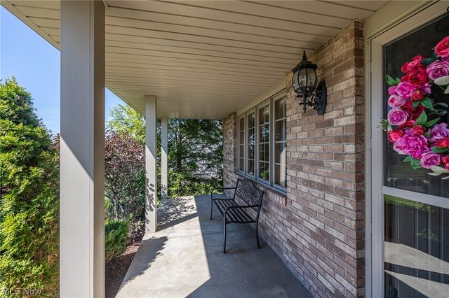 6656 Willow Lake Drive, North Royalton, OH 44133