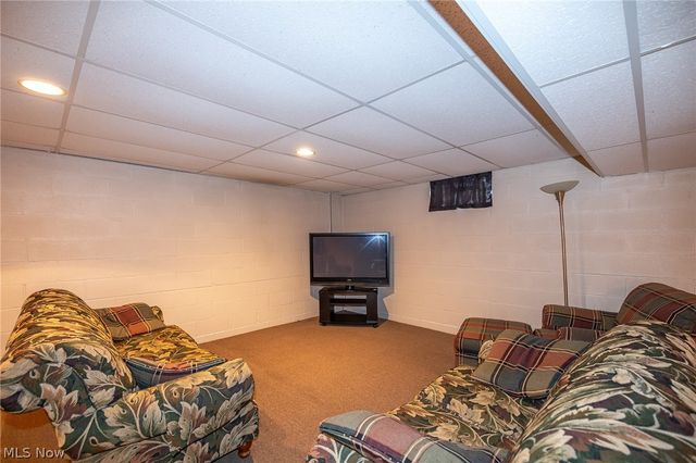 6656 Willow Lake Drive, North Royalton, OH 44133