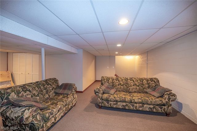 6656 Willow Lake Drive, North Royalton, OH 44133