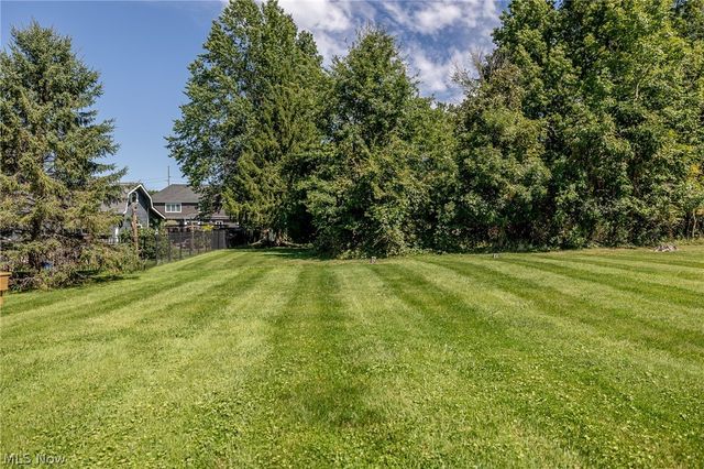 6656 Willow Lake Drive, North Royalton, OH 44133
