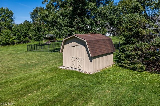 6656 Willow Lake Drive, North Royalton, OH 44133