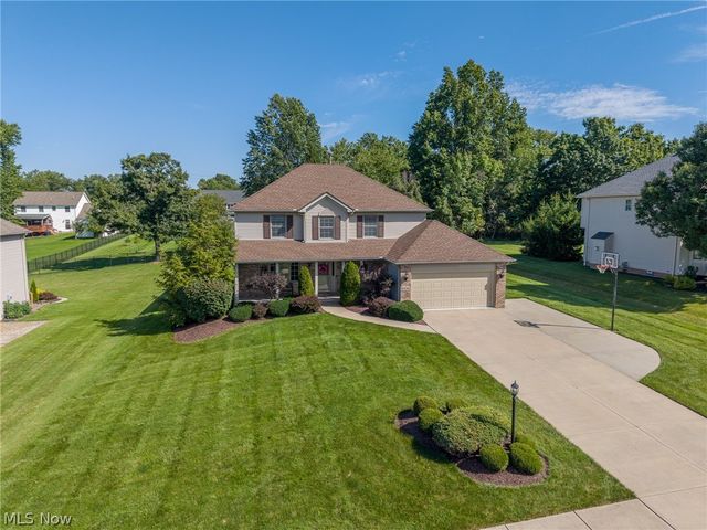 6656 Willow Lake Drive, North Royalton, OH 44133
