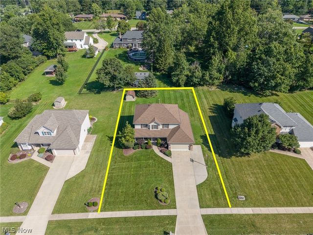 6656 Willow Lake Drive, North Royalton, OH 44133