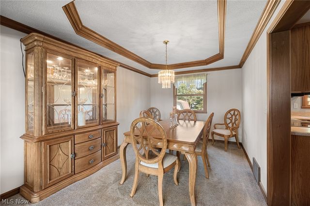 6656 Willow Lake Drive, North Royalton, OH 44133