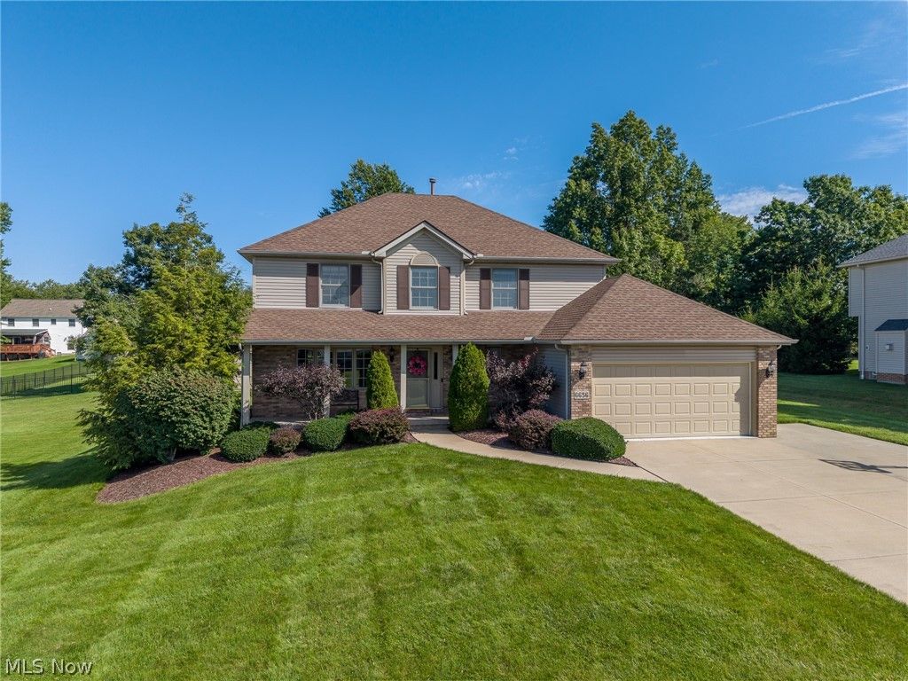 6656 Willow Lake Drive, North Royalton, OH 44133