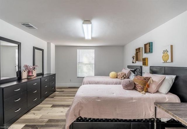 1740 16th ST NE, Naples, FL 34120