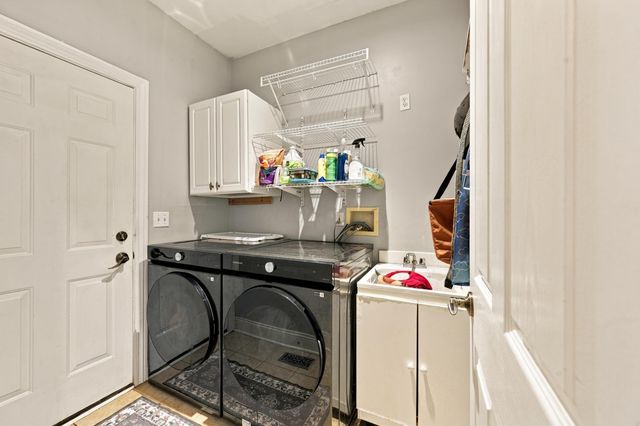 2807 Alexandria Court, Uniontown, OH 44685