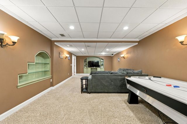 2807 Alexandria Court, Uniontown, OH 44685