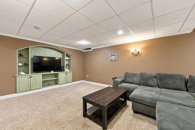 2807 Alexandria Court, Uniontown, OH 44685