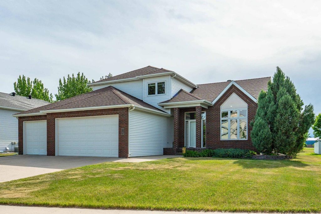 3104 31st Street S, Fargo, ND 58103