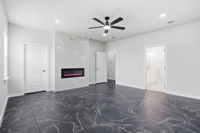 544 Highview Court, Godley, TX 76044