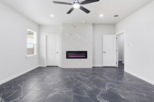 544 Highview Court, Godley, TX 76044