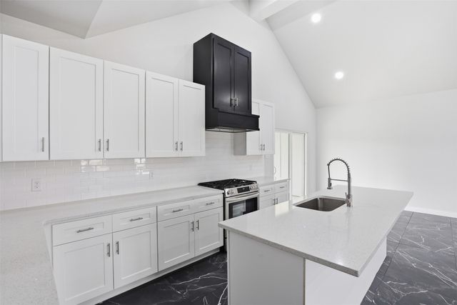 544 Highview Court, Godley, TX 76044