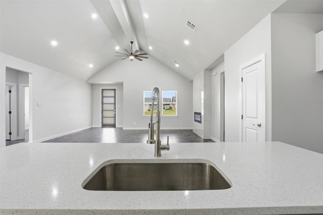 544 Highview Court, Godley, TX 76044