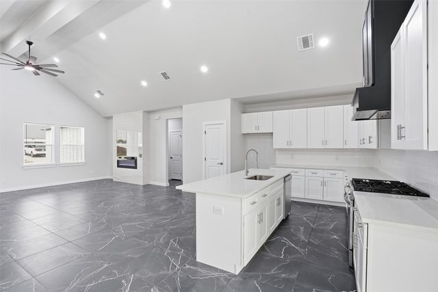 544 Highview Court, Godley, TX 76044