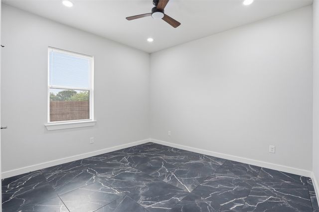 544 Highview Court, Godley, TX 76044