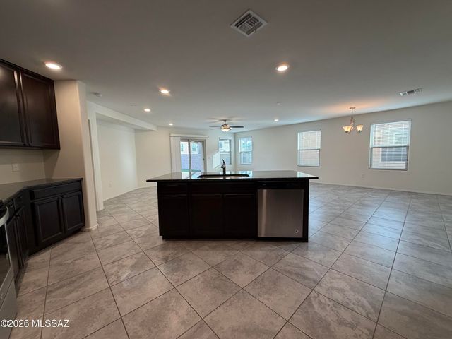 8536 W Amazilia Place, Tucson, AZ 85757