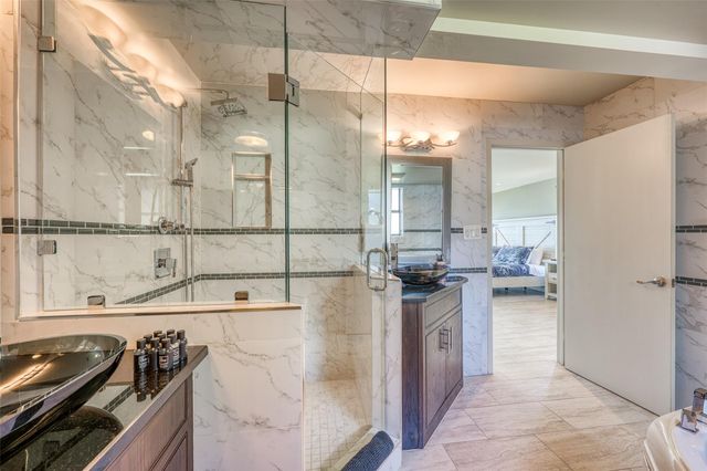 600 Deep Cove DR, Granite Shoals, TX 78654