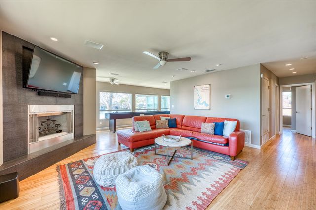 600 Deep Cove DR, Granite Shoals, TX 78654