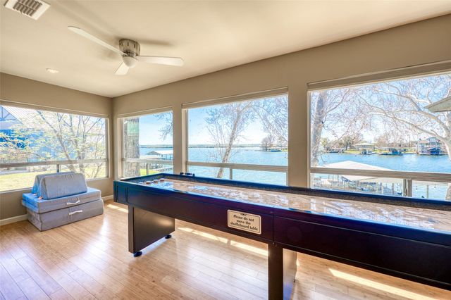 600 Deep Cove DR, Granite Shoals, TX 78654