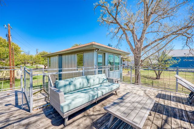 600 Deep Cove DR, Granite Shoals, TX 78654