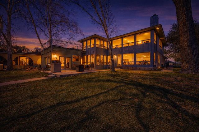600 Deep Cove DR, Granite Shoals, TX 78654