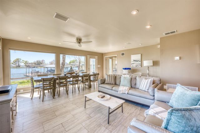 600 Deep Cove DR, Granite Shoals, TX 78654