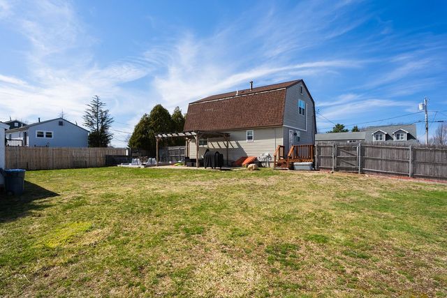 6 Quill Drive, West Warwick, RI 02893