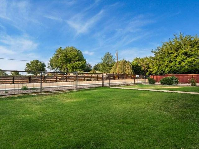 419 Appaloosa Drive, Los Lunas, NM 87031